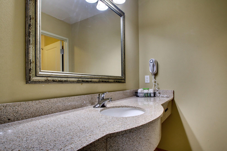 Bathroom 4, The Lodge On Lake Oconee, Putnam