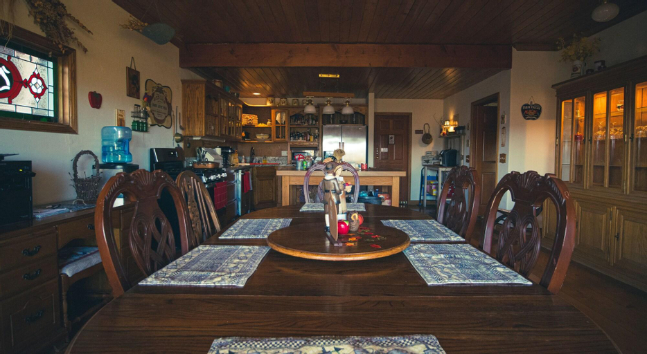 Public Area 2, Tucker Peak Lodge, San Diego