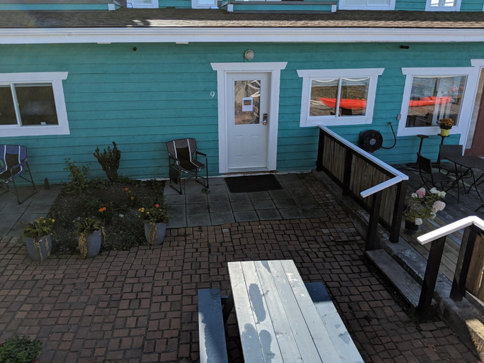 Public Area 2, Nimpkish Hotel, Mount Waddington
