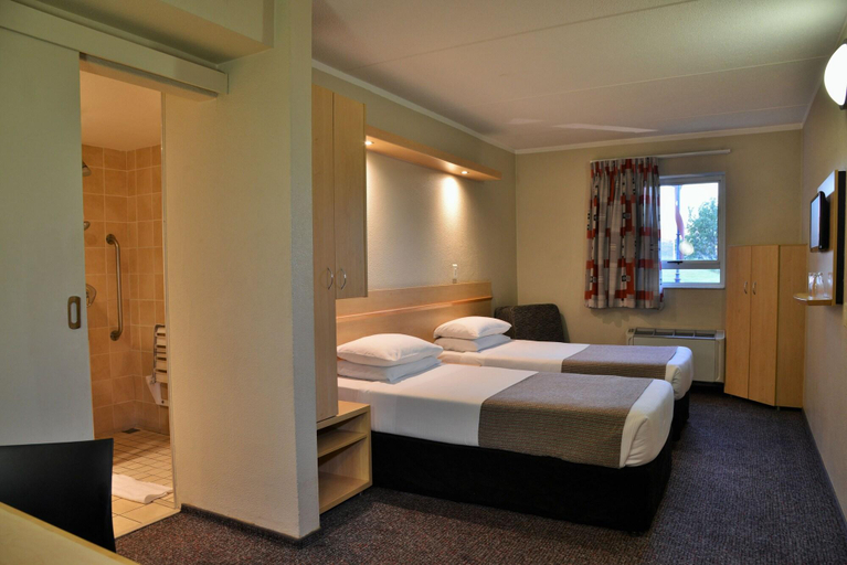Bedroom 3, Road Lodge Carnival City, Ekurhuleni