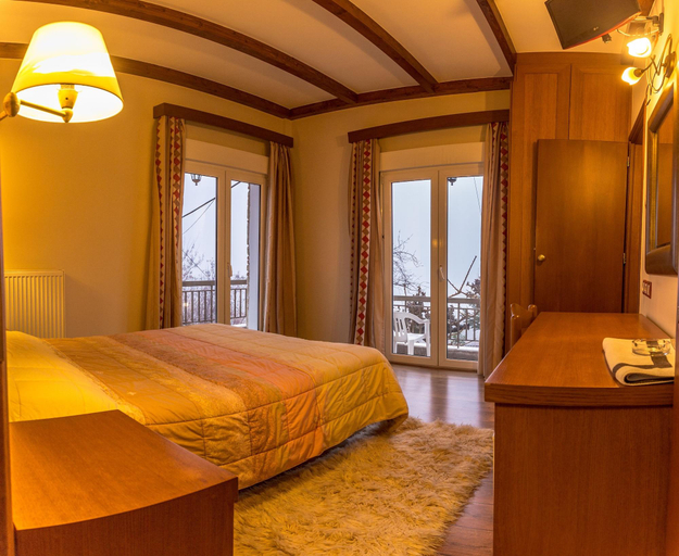 Bedroom 3, Hotel Steni, Central Greece