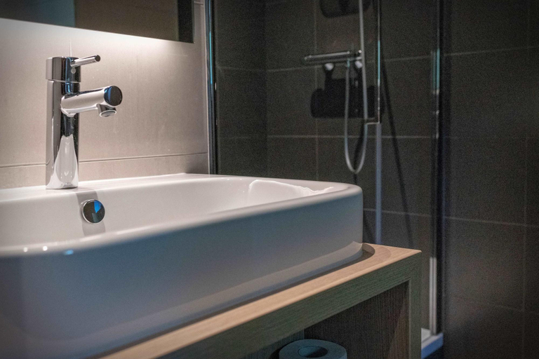 Bathroom 5, Golf Hôtel Five Nations, Namur