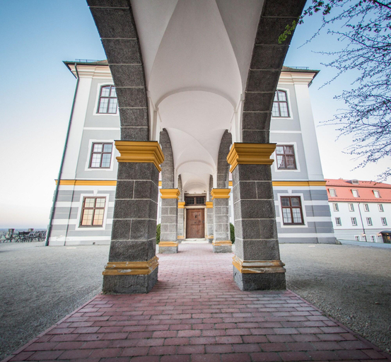 Exterior & Views 1, Hotel Schloss Leitheim, Donau-Ries