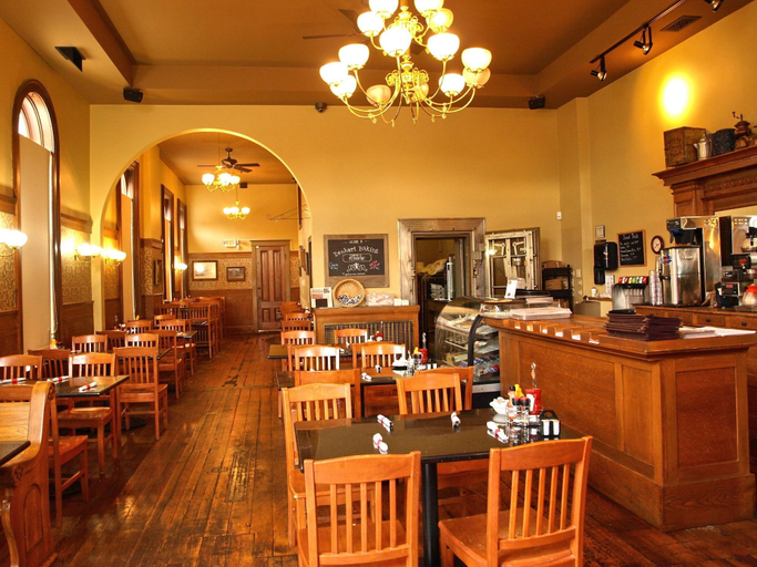 Food & Drinks 5, Cornerstone Inn, Tazewell