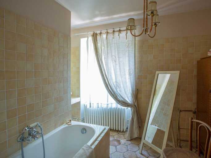 Bathroom 4, Château de la Rue, Loir-et-Cher