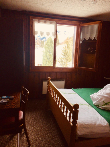 Bedroom 3, Au Bivouac de Napoléon, Entremont