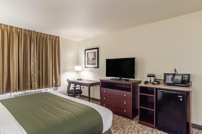 Bedroom 4, Cobblestone Inn & Suites - Bridgeport, Morrill