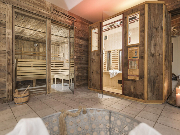 Public Area 2, Montana Apartments, Schwaz
