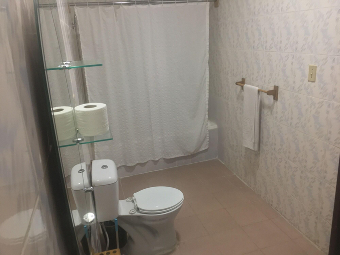 Bathroom 4, Embassy Suites Hotels & Restaurant, Greater Monrovia