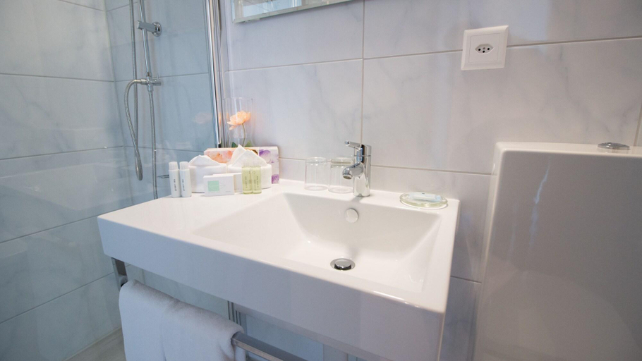 Bathroom 5, Park - Hotel Inseli, Arbon