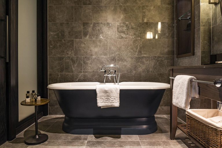 Bathroom 4, Dakota Manchester, Manchester