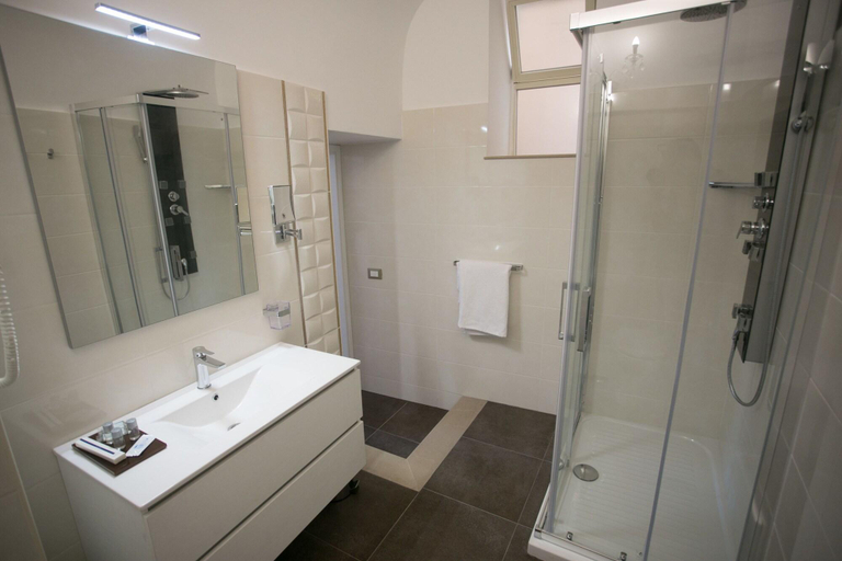 Bathroom 4, Il Duca, Vibo Valentia