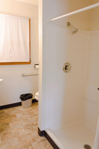 Bathroom, Hawkeye Motel, Washington