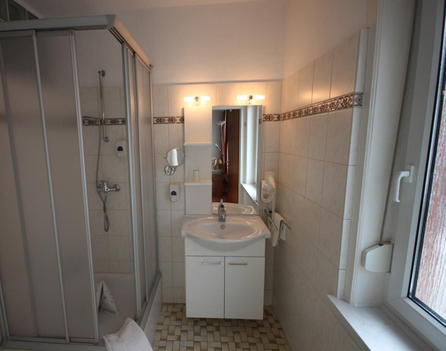 Bathroom 4, Hotel-Pension Haus Steinmeyer, Hameln-Pyrmont