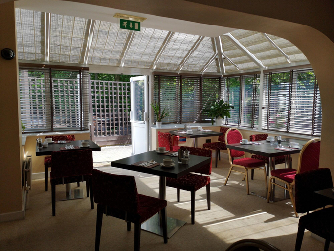 Food & Drinks 5, The Tudor Hotel, London