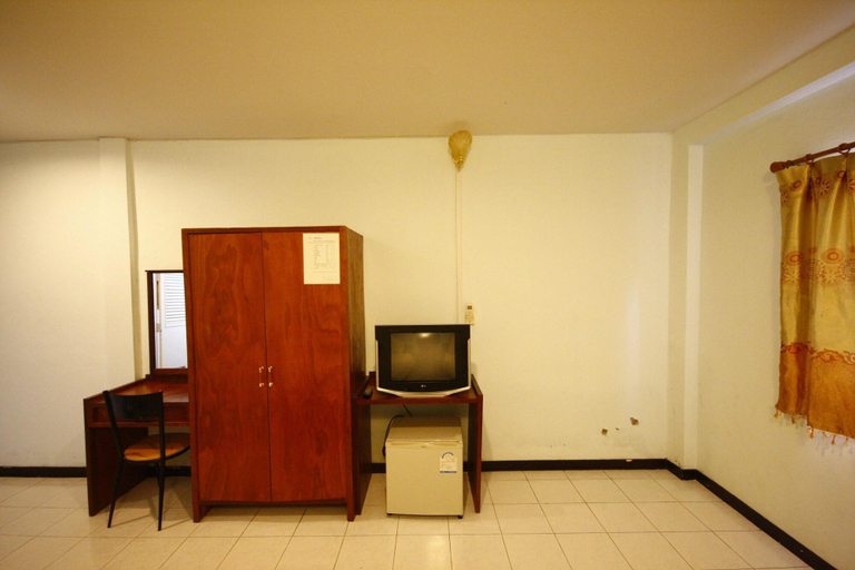 Bedroom 2, Narasiri Service Apartment, Muang Prachin Buri