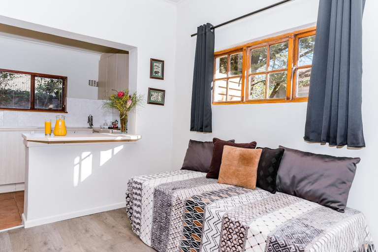 Public Area, Le Petit Chateau, City of Cape Town