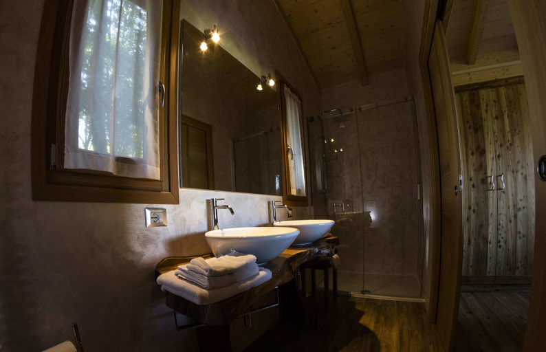 Bathroom 4, Country House Barone d'Asolo, Treviso