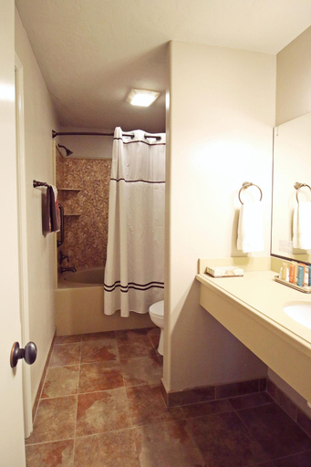 Bathroom 3, Hidden Canyon Retreat, White Pine