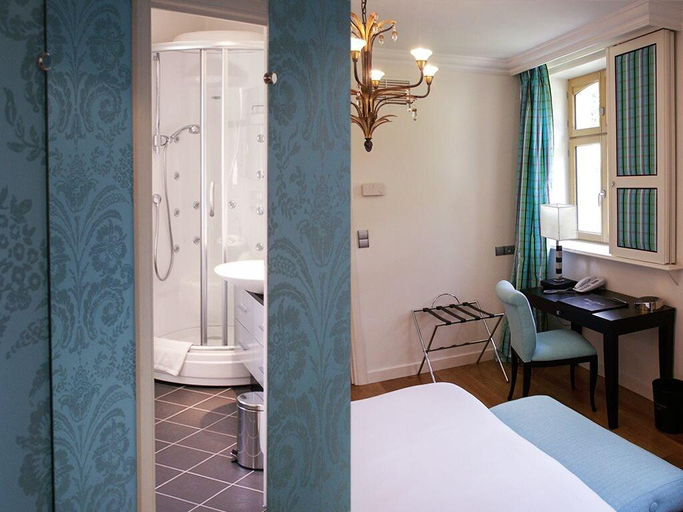Bathroom 5, Le Château De Beaulieu, Pas-de-Calais