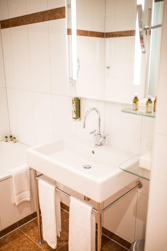 Bathroom 5, Hotel Schloss Leitheim, Donau-Ries