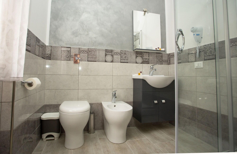 Bathroom 3, B&B Palermo Sole & Cultura, Palermo