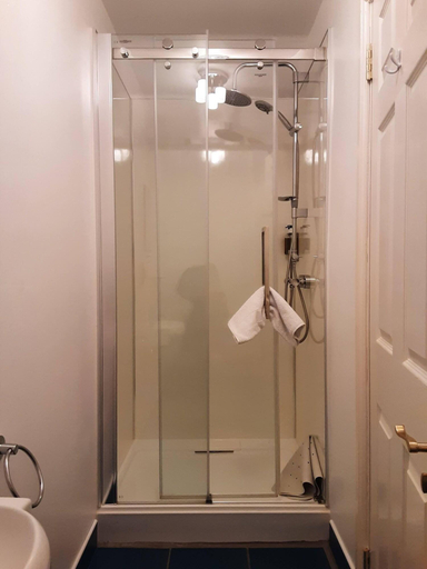 Bathroom 5, THE Gordon Arms Restaurant With Rooms, Scottish Borders