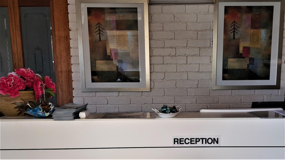 Public Area 2, Hibiscus Lakeside Motel, Wyong - North-East