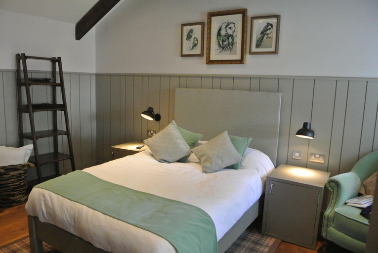 Bedroom 2, The Crown Pub Dining Rooms, Central Bedfordshire