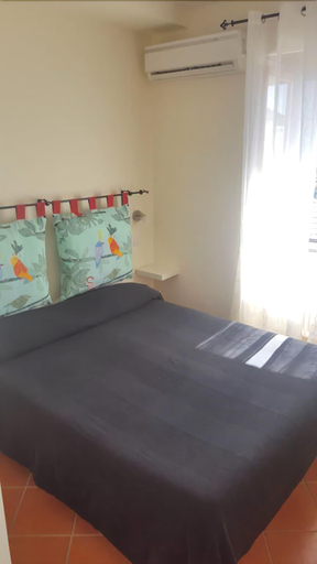 Bedroom 2, Casa Falcone B&B, Salerno