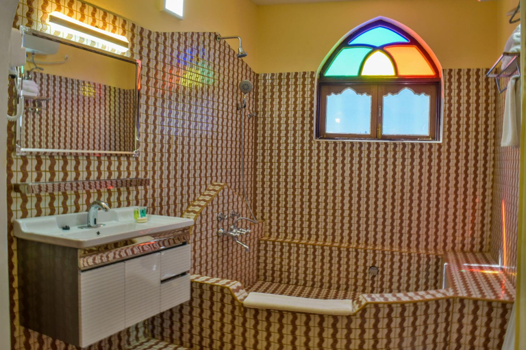 Bathroom 5, Tembo Palace Hotel, Mjini