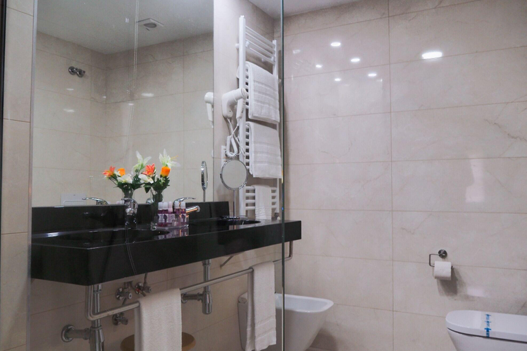 Bathroom 4, Posada Y Apartamentos Trebuesto De Guriezo, Cantabria
