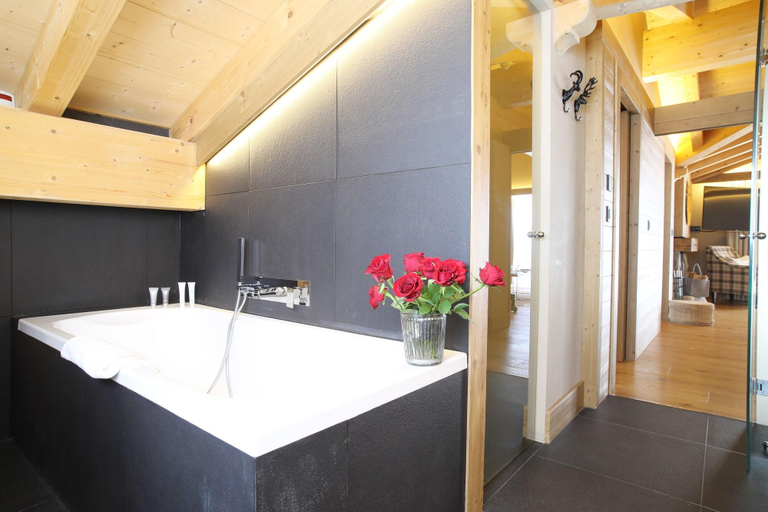 Bathroom 5, Hotel de Rougemont & Spa, Pays-d'Enhaut