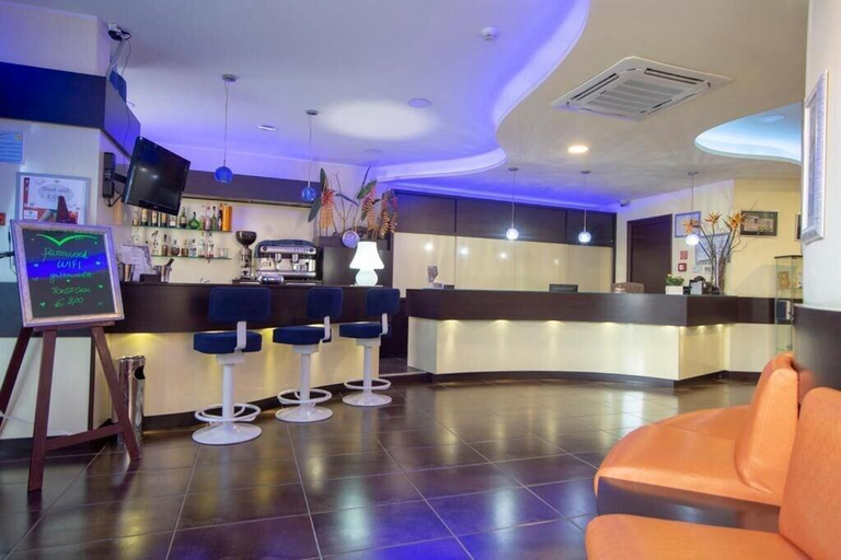 Public Area 3, Hotel Gabbiano, Bari