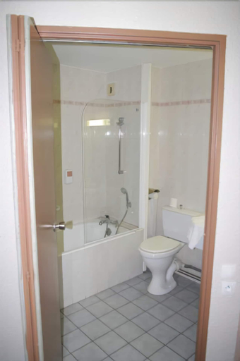Bathroom 4, Hôtel du Moulin à Vent, Rhône