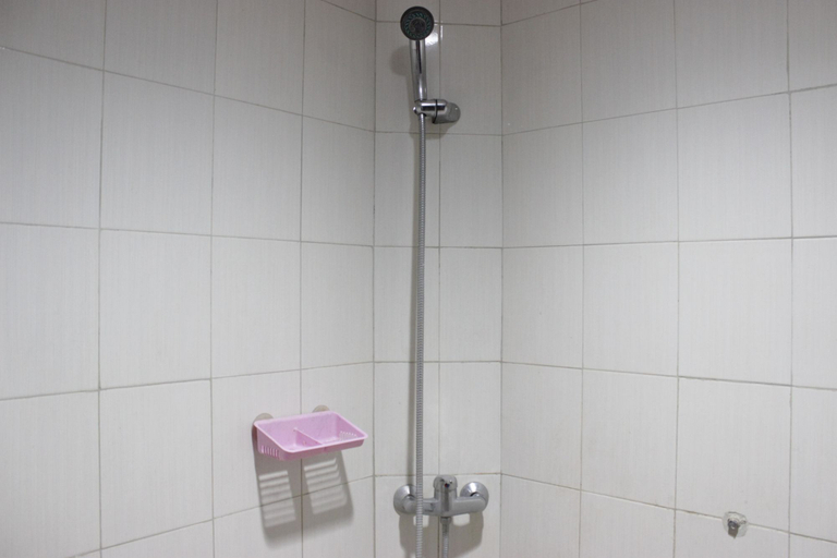 Bathroom 5, Comfy 2BR Apartment at Mekarwangi Square Cibaduyut By Travelio, Bandung