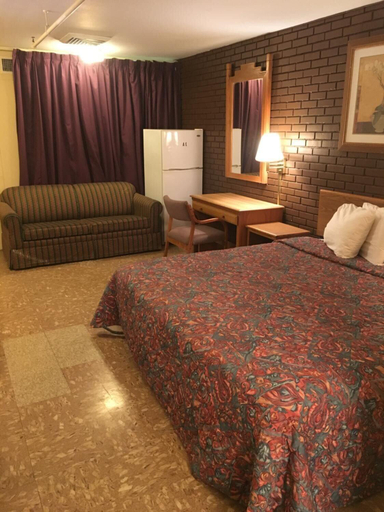 Bedroom 3, Americas Premier Inn, Nolan
