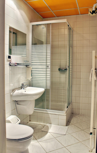 Bathroom, Hotel Centrál, Nagykanizsai/Zalakaros