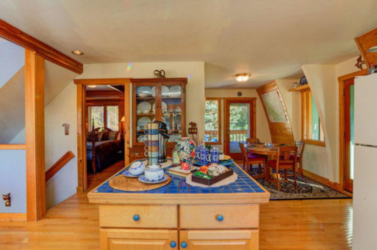 Public Area 3, Moss Mountain Inn, Flathead