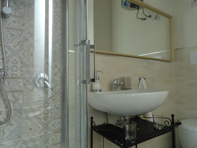 Bathroom 4, B&B Terre Dipinte, Salerno