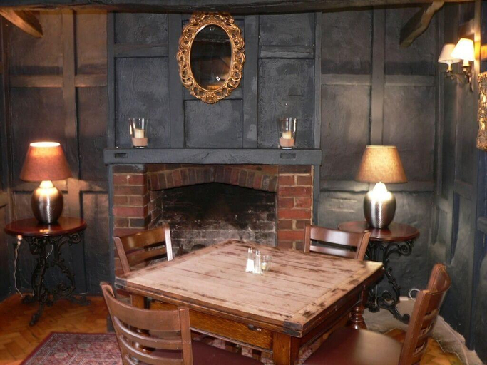 Public Area, The Bull At The Green, East Sussex