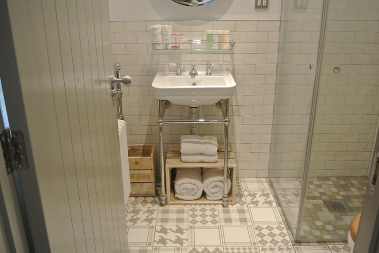 Bathroom 4, The Crown Pub Dining Rooms, Central Bedfordshire