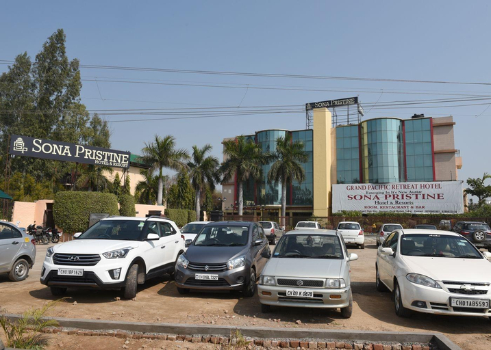 Public Area 1, Sona Pristine Hotel, Sahibzada Ajit Singh Nagar