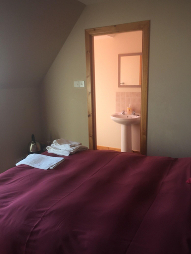 Bedroom 3, The harbour inn, Moray