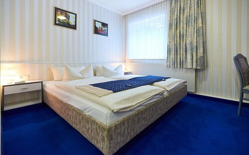 Bedroom 4, Parkhotel Meerane, Zwickau