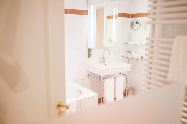 Bathroom 5, Hotel Schloss Leitheim, Donau-Ries