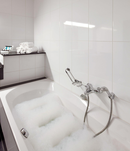 Bathroom 5, Van der Valk Hotel Wolvega - Heerenveen, Weststellingwerf