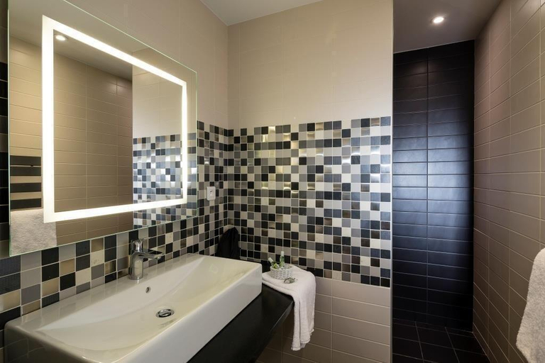Bathroom 4, Le Cottage De Clairefontaine, Isère