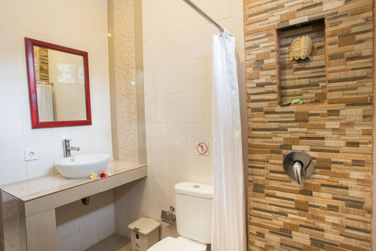 Bathroom 4, Hotel Sinar Bali Legian by ZUZU, Badung