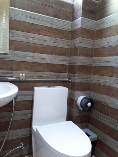 Bathroom 4, Pool House Lanska, Lan Saka